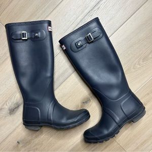 Hunter Boots Women’s Original Tall Matte Dark Purple/Black Boots Size 7